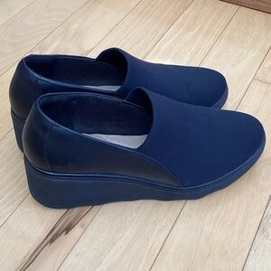 Clarks ultimate comfort collection Black Wedge slip on Shoes. Women’s size 11